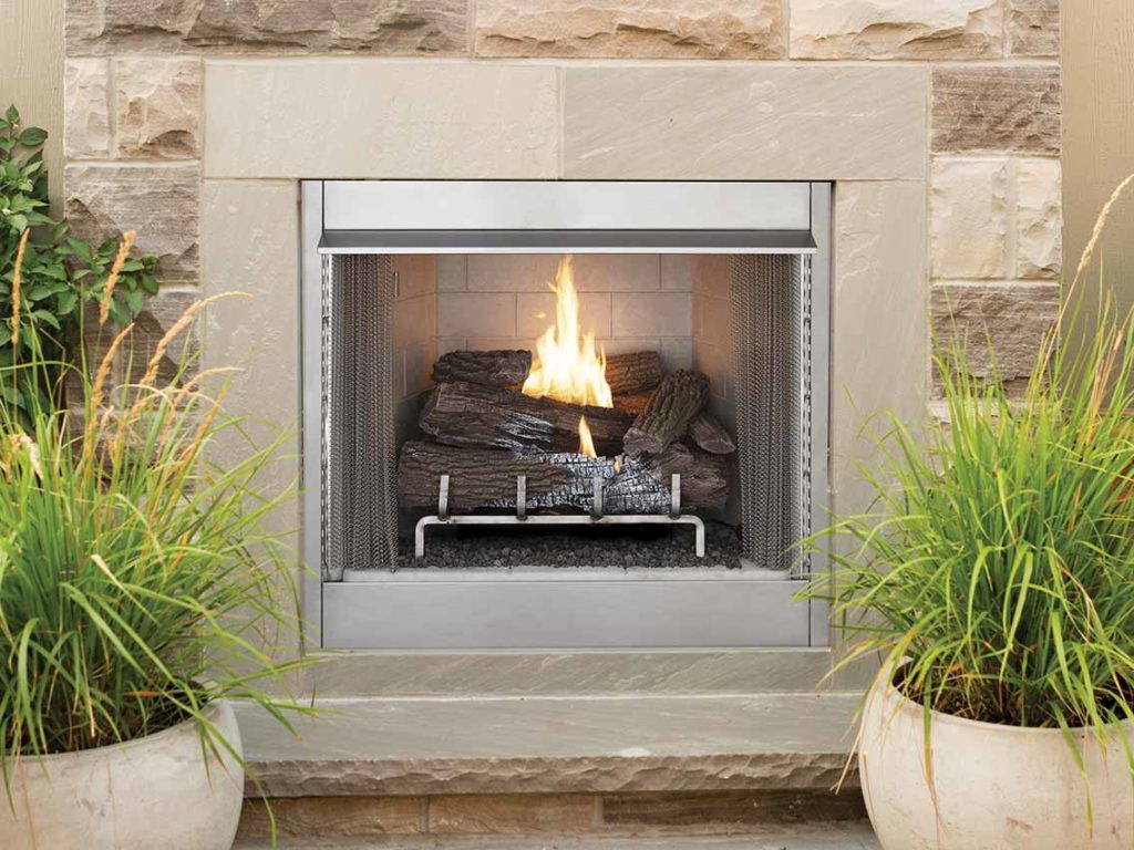 Superior: VRE4236 Indoor/Outdoor Fireplace
