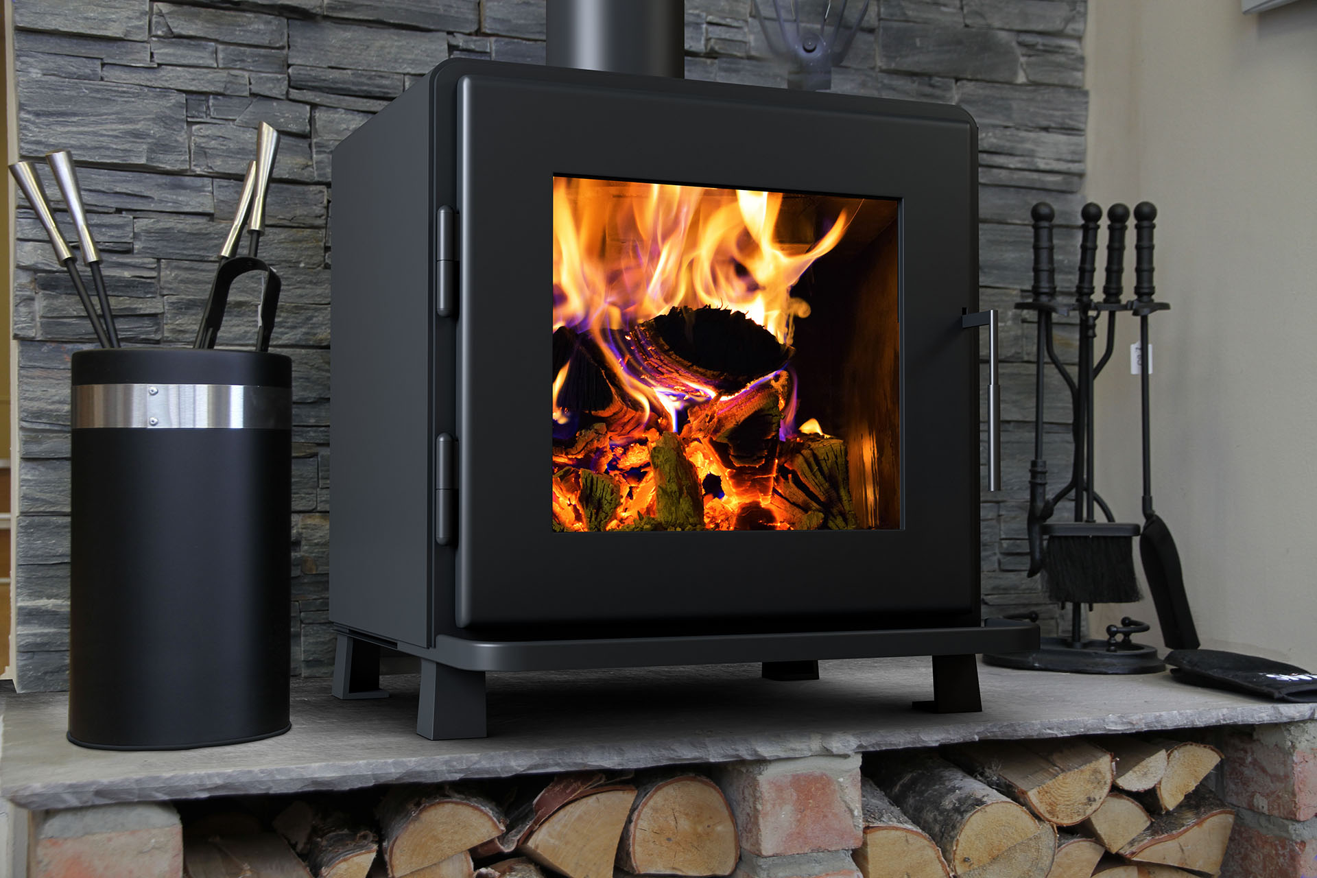 MF Fire: Nova 2 Stove - Satin Black Body/Black Door — primary view