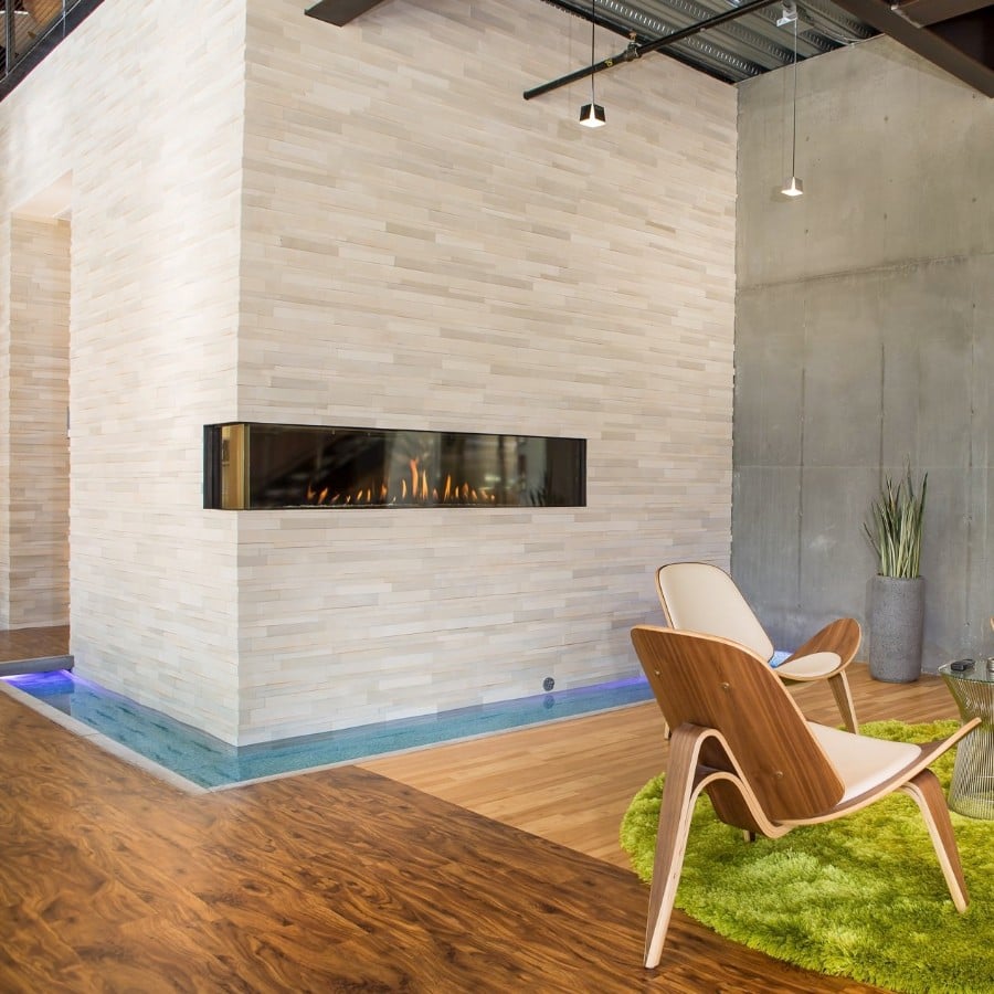Ortal: Corner Right Side RS 77 Gas Fireplace—primary view