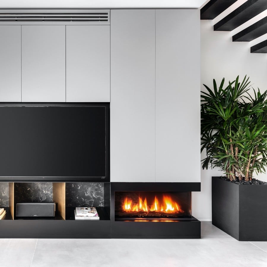 Ortal: Corner Left Side 44H Gas Fireplace—primary view